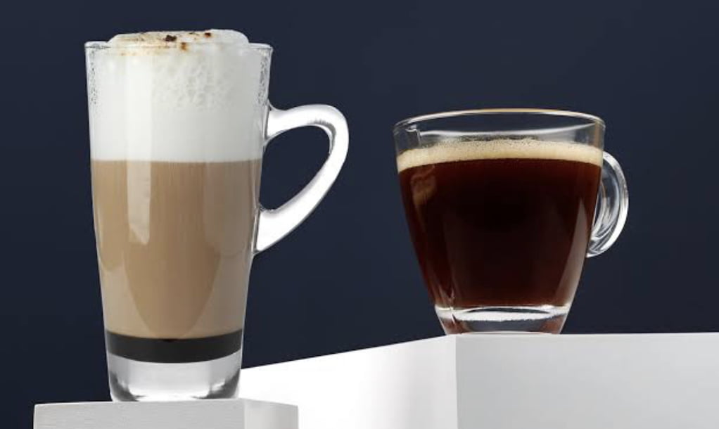 Black Coffee vs. Milk Coffee: Understanding the Bold Differences and Surprising Benefits
